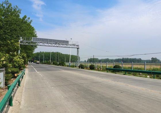 System zarządzania przeciążeniem samochodów ciężarowych dla wielozadaniowych środowisk autostradowych